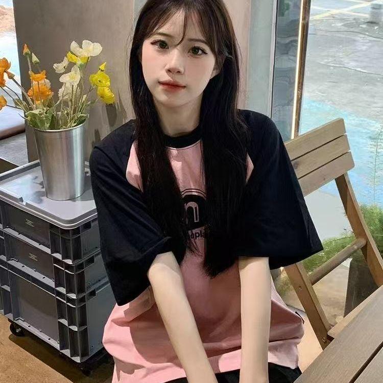 Women's short-sleeved T-shirt, fashionable Korean style top, soft, breathable and comfortable, stylish and versatile, street style top.
