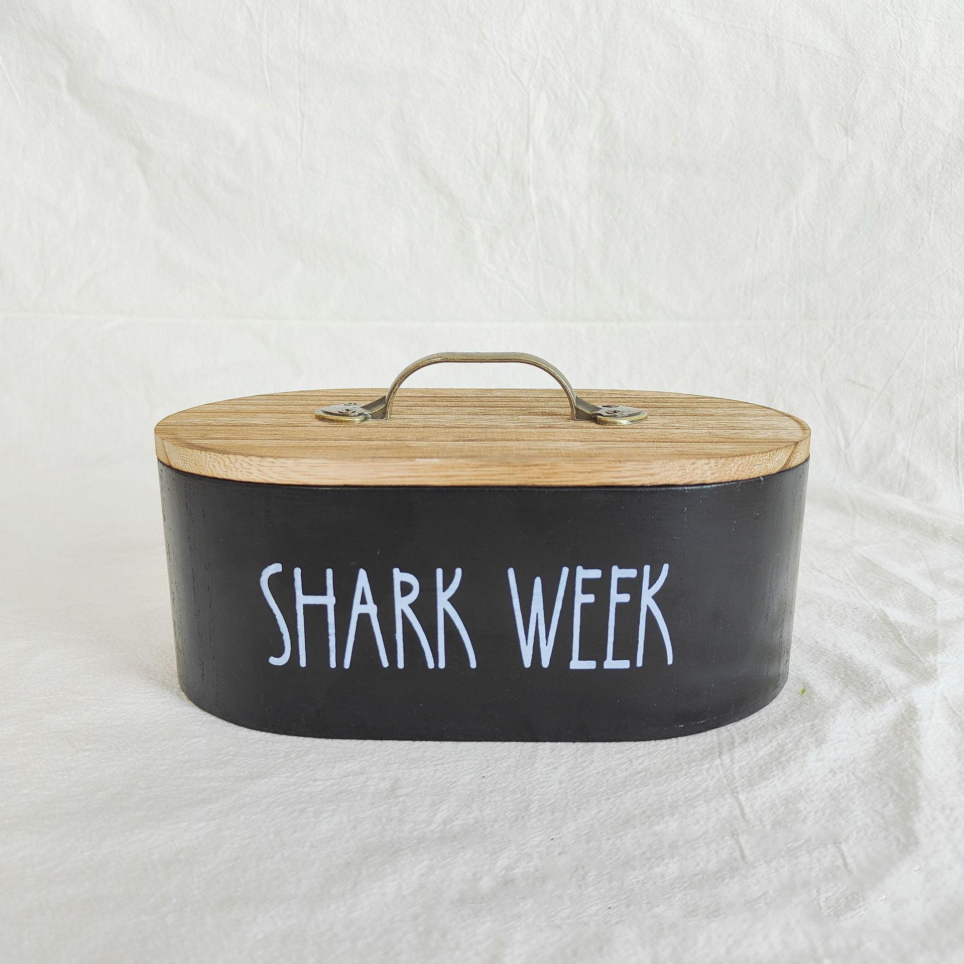 

Винтажная деревянная коробка для хранения с металлической ручкой, круглая коробка-органайзер с крышкой, влаго- и пыленепроницаемая, компактная, стильный декор Неделя акул Деревянная в деревенском стиле чёрный