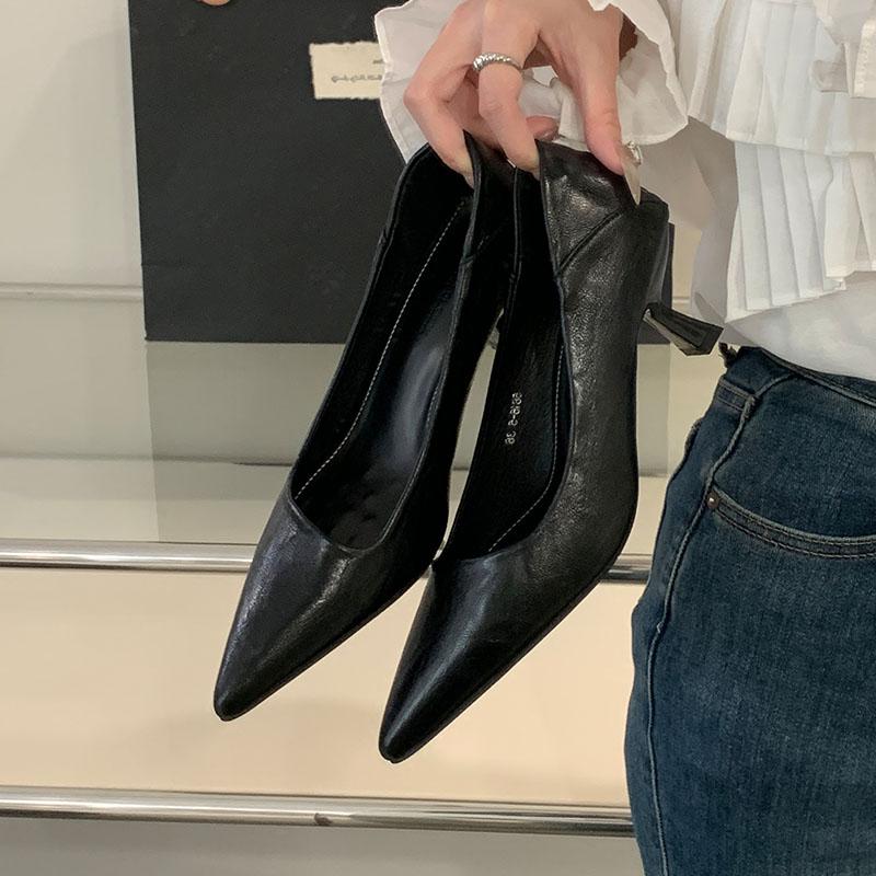 

Мода Мода Женские туфли-лодочки на каблуке 5 см с острым носком Повседневная женская обувь слипоны Туфли на среднем каблуке для леди 35 чёрный