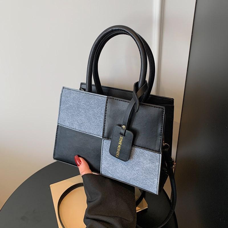 

Дизайн со вставками, высокая текстура, модная маленькая квадратная сумка, женская трендовая универсальная для работы, изысканная ретро-сумка через плечо чёрный