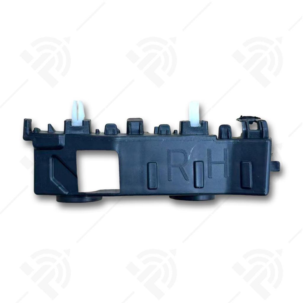 Hyundai Tucson 2015 Front Right Bumper Bracket, Part 86514-D3000