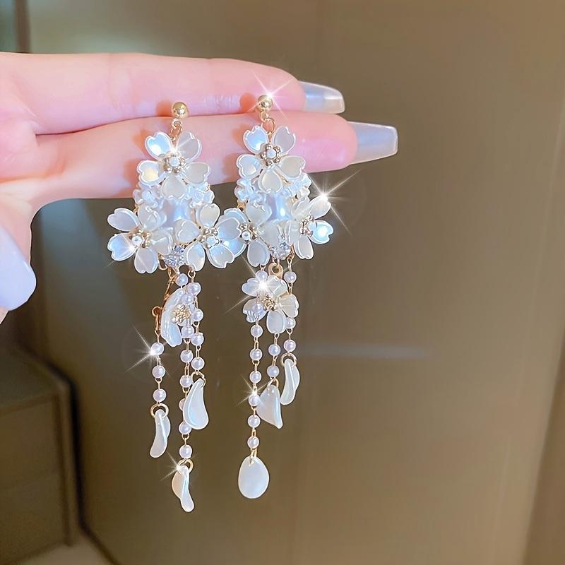 Exquisite White Flower Design Dangle Earrings Elegant Simple Style Alloy Jewelry Wedding Accessories