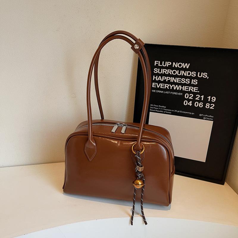 Autumn new retro fashion commuter underarm women's bag temperament personality large capacity portable tote bag
