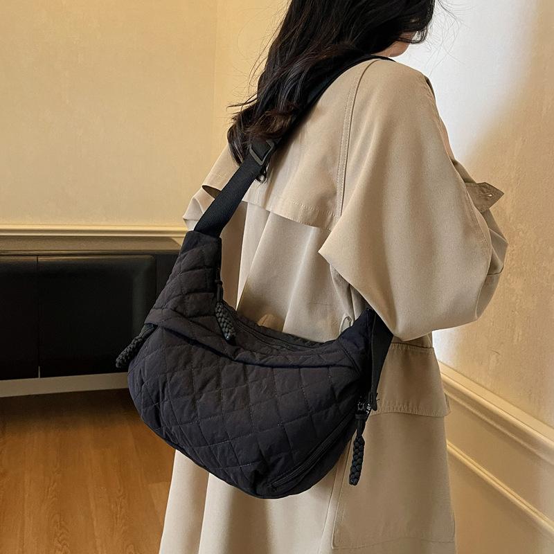 New Women Hobo Bag Large Capacity Crossbody Shoulder Bag Fashi Quilted Casual Tote Comfortable and Versatile Bags for Travel