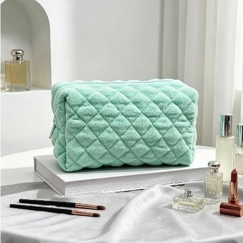 Japan and South Korea Plush Cosmetic Bag Cute Bear Portable Storage Toiletry Bag Girl Large-capacity Embroidered Bag