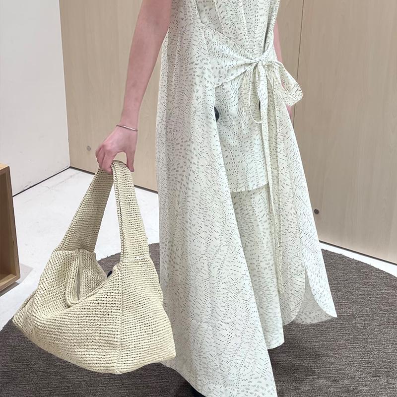 Straw Textured Tote Bag Stylish Beach Vacation Shoulder Bag Zippered Large Capacity Handbag Wide Shoulder Strap Underarm Bag