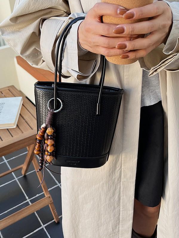 Niche High-End Women's French Luxury Woven Shoulder and Crossbody Bucket Handbag