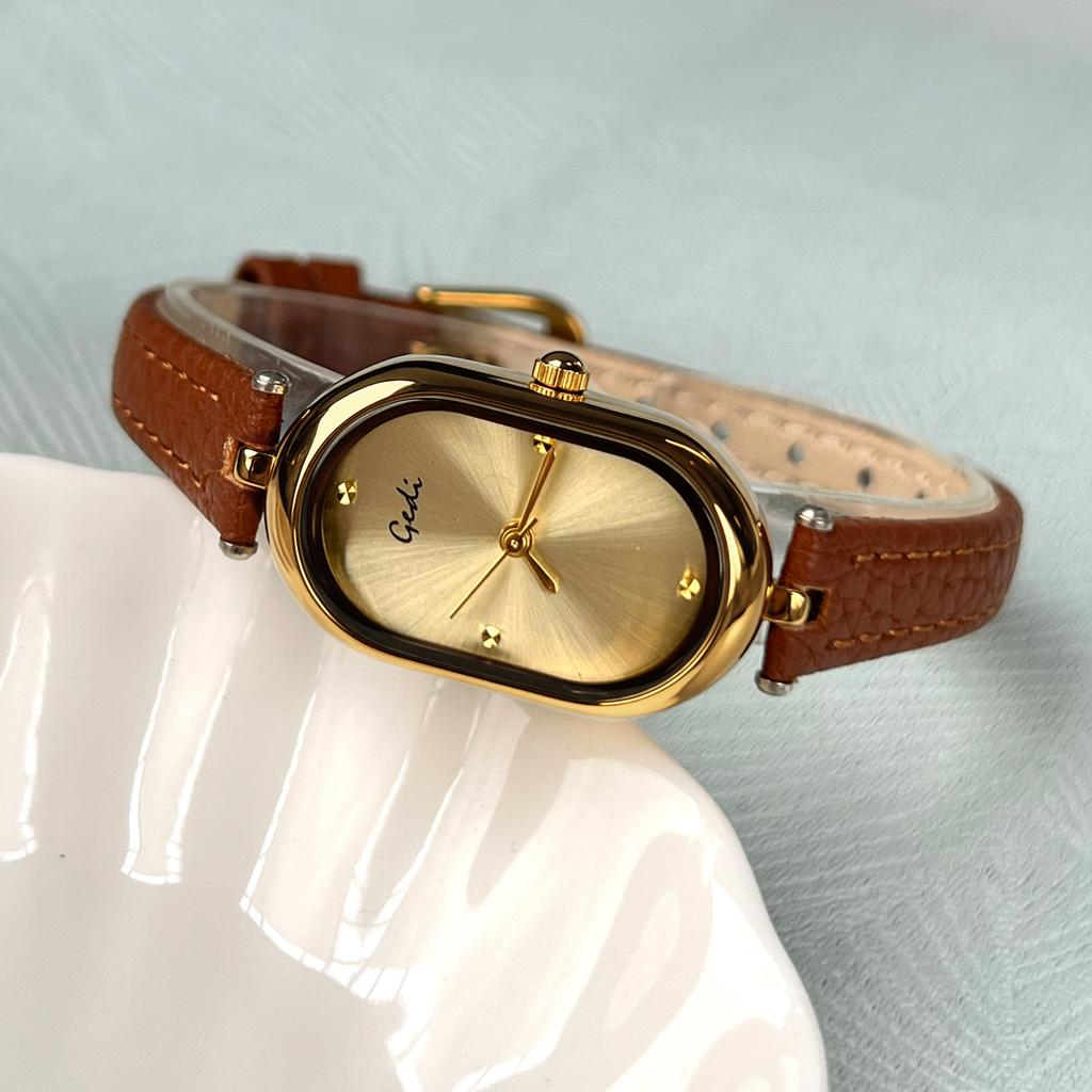 French Retro Oval Watch Female, Wind Exquisite And Simple Temperament Belt Quartz Watch