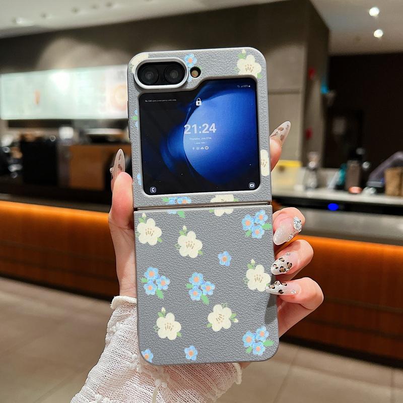 For Samsung Galaxy Z Flip 6 5 4 3 5G Luxury Leather Phone Case Retro Flowers Soft TPU Folding Cover For Samsung Z Flip5 Flip3