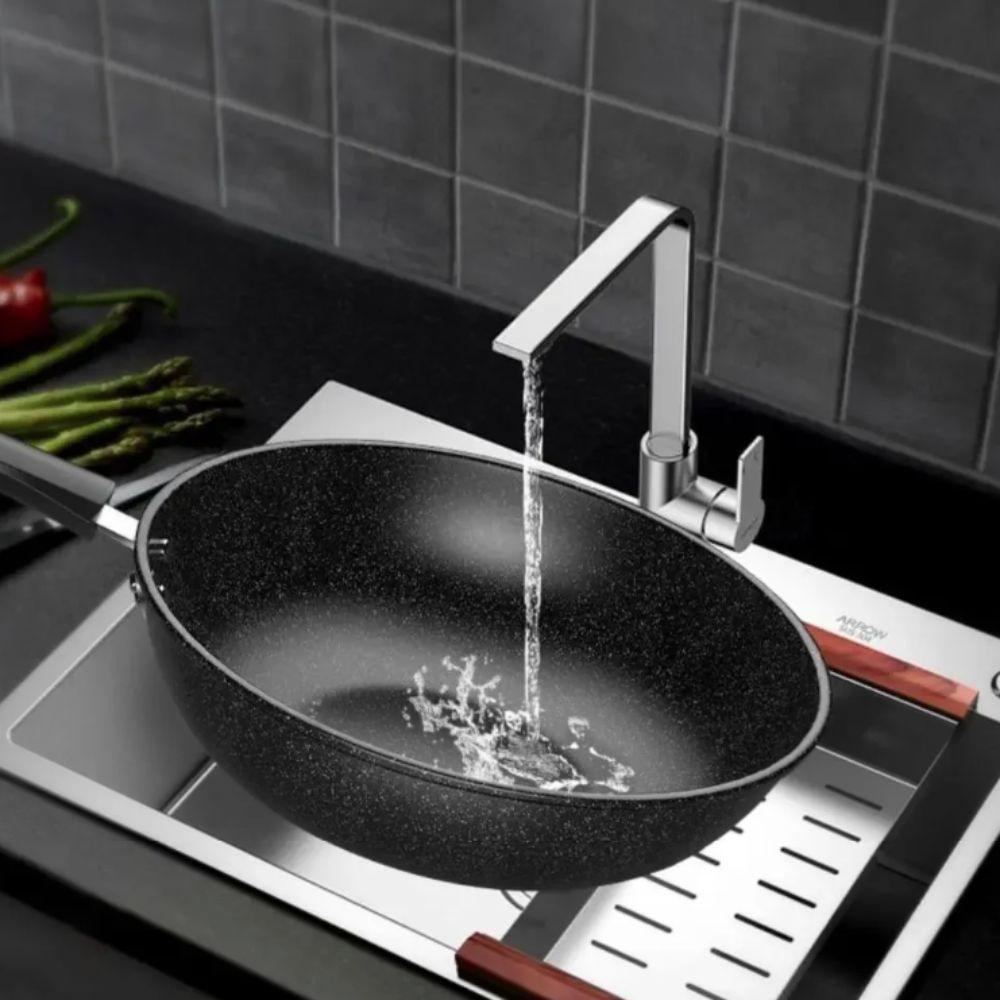 Non-Stick Frying Pan Universal Wok Lightweight Stir-Fry Pan  Cooking