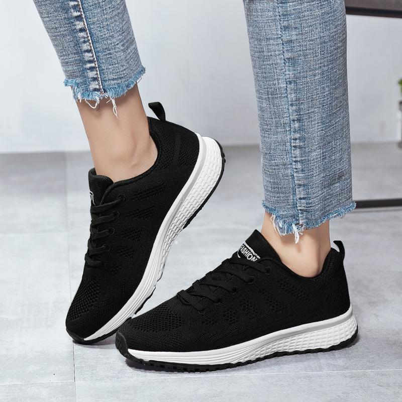Breathable Mesh Women Running Shoes Light Casual Sneakers Fashion Knitted Casual Sports Shoes Walking Flats
