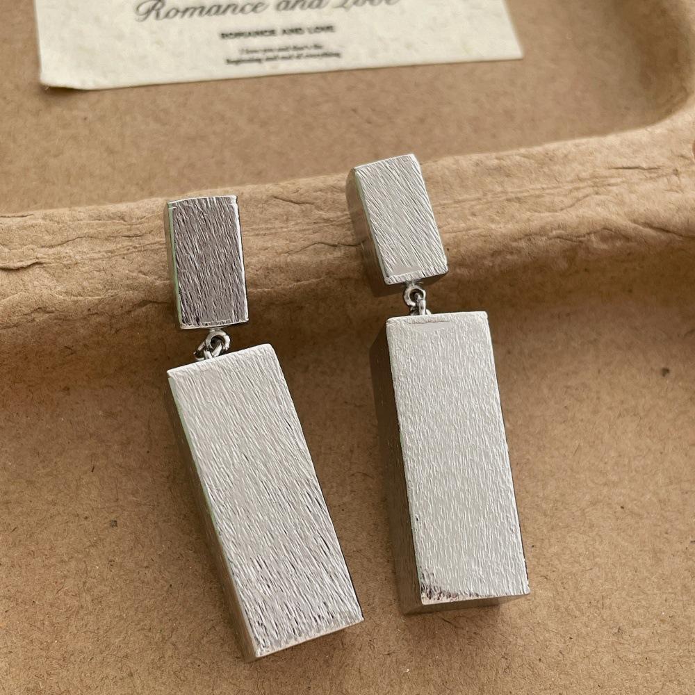 

Hip Hop Rock Metallic Square-shaped Three-dimensional Long Dangle Earrings for Women Real Gold Silver Plated Copper Alloy