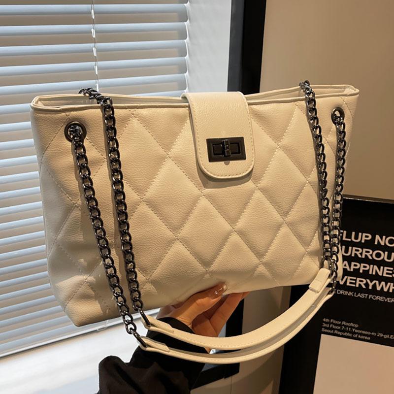 Chain Bag Women's Tote Bag Large Capacity Messenger Bag New Versatile Shoulder Bag Commuter Bag