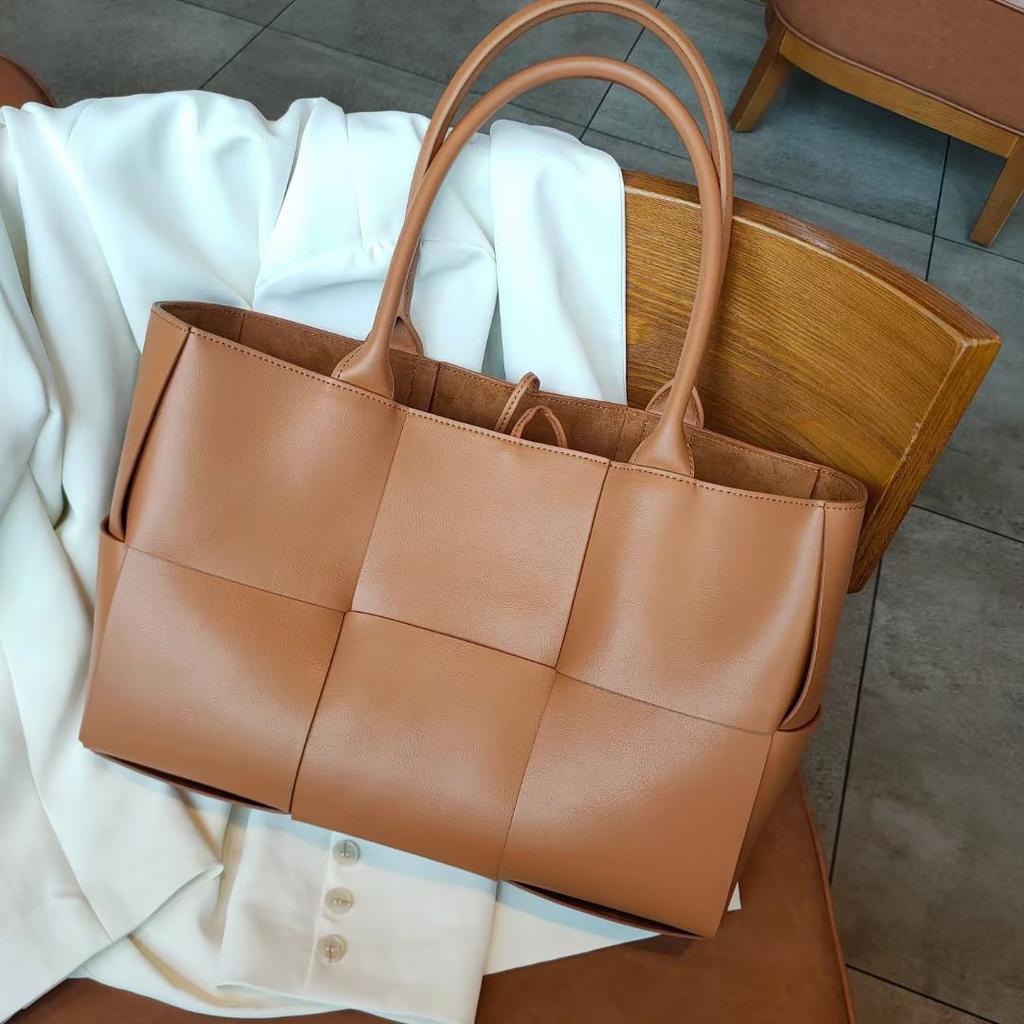 Large Capacity Cowhide Woven Tote Bag Genuine Leather Women's New Simple Shoulder Handbag Daily Commute