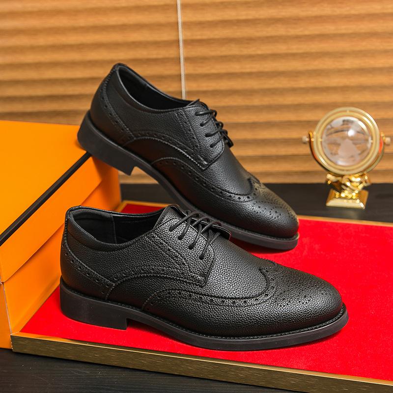 Men's Shoes Large Size Leather Shoes Fashion British Style Business Dress Shoes Trend Engraved Wedding Shoes
