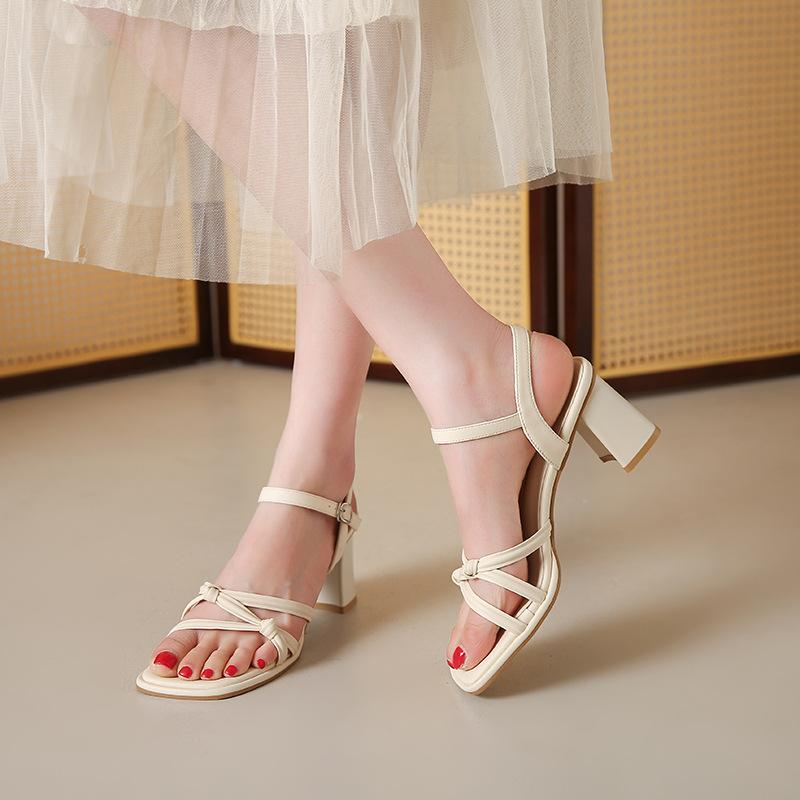 Coarse-heeled sandals women's new summer wear fashion silver bow mid-heel buckle with open-toed sandals
