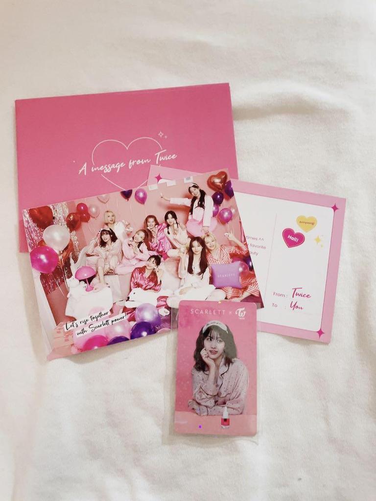 [USED] TWICE Momo SCARLETT