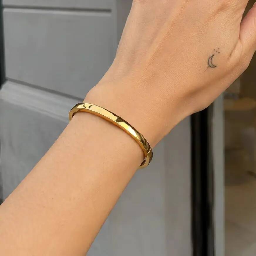 Salircon New Fashion Smooth 18K Gold Plated Stainless Steel Bangles for Women Stackable Metal Bracelet Charm Jewelry Accessories