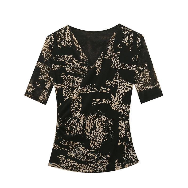 2023 Women's European Slim-Fit V-Neck Mesh Print Mid-Sleeve Pleated T-Shirt