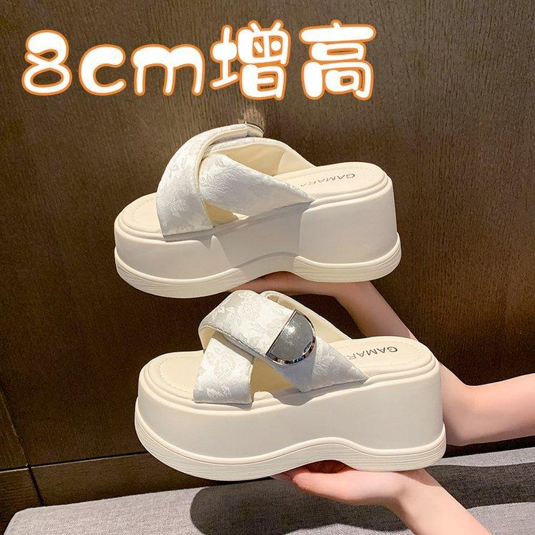 8Cm thick-bottomed national style slippers for women's outer wear 2025 summer new small muffin heightening soft-bottomed beach cool slippers