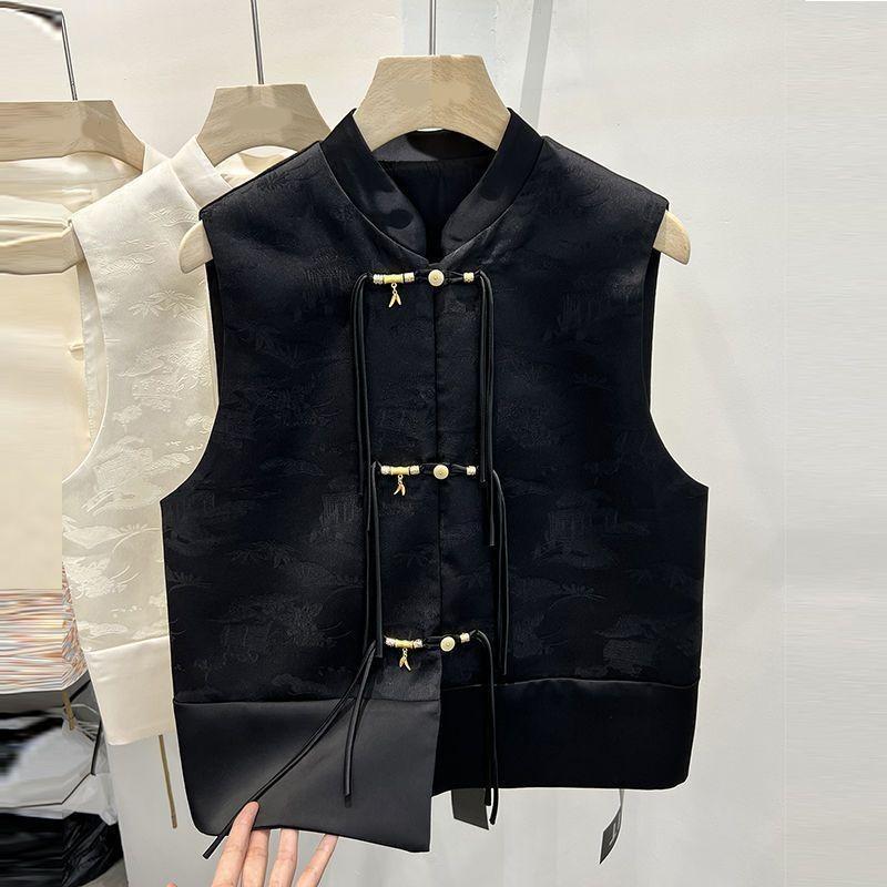 Outside the 2025 spring new stand-up collar buckle sleeveless retro jacquard vest