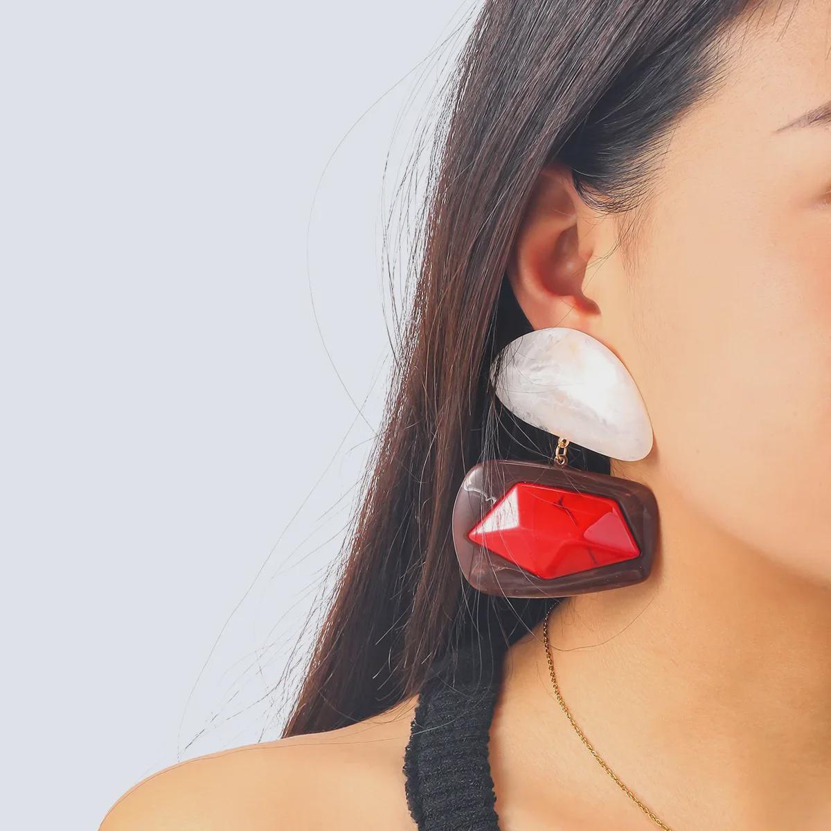 

Європейсько-американські сережки Z s Summer Resin із незвичайним дизайном червоний