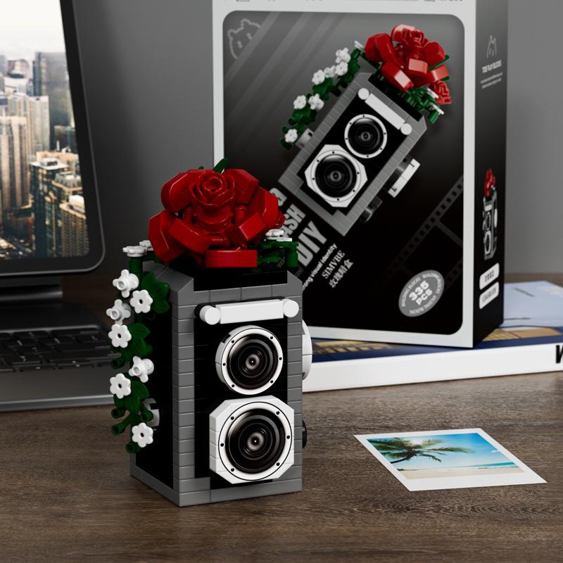 LEGO-Compatible SLR Camera Flower Building Blocks - Creative Educational Toy for Children and Trendy Decor Gift