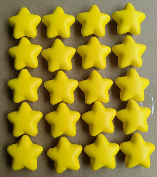 4cm Spray-Painted PU Foam Mini Rugby Ball for Stress Relief