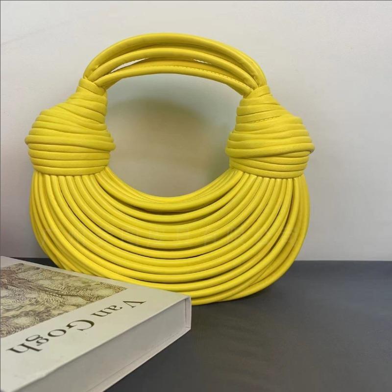 Heiß verkaufende neue Mode Nudeltasche personalisiertes Design vielseitige Knödeltasche handgewebt geknotete Schulter Damentasche