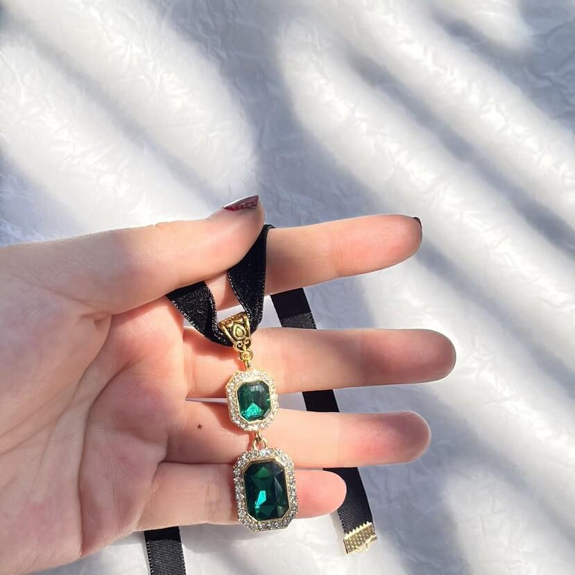 Versatile Japanese-Korean Choker: Simple Black Collarbone Chain for Women and Students