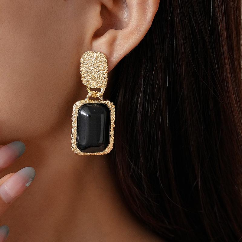Vintage Black Resin Square Geometric Pendant Earrings for Women Fashion Metal Wrinkled Pattern Irregular Earrings Chic Jewelry