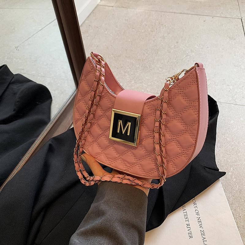 

Fashionable Chic Shoulder Bag For Women Stylish Unique Crescent Shape With Chain Strap In Black Pink Blue Or White розовый