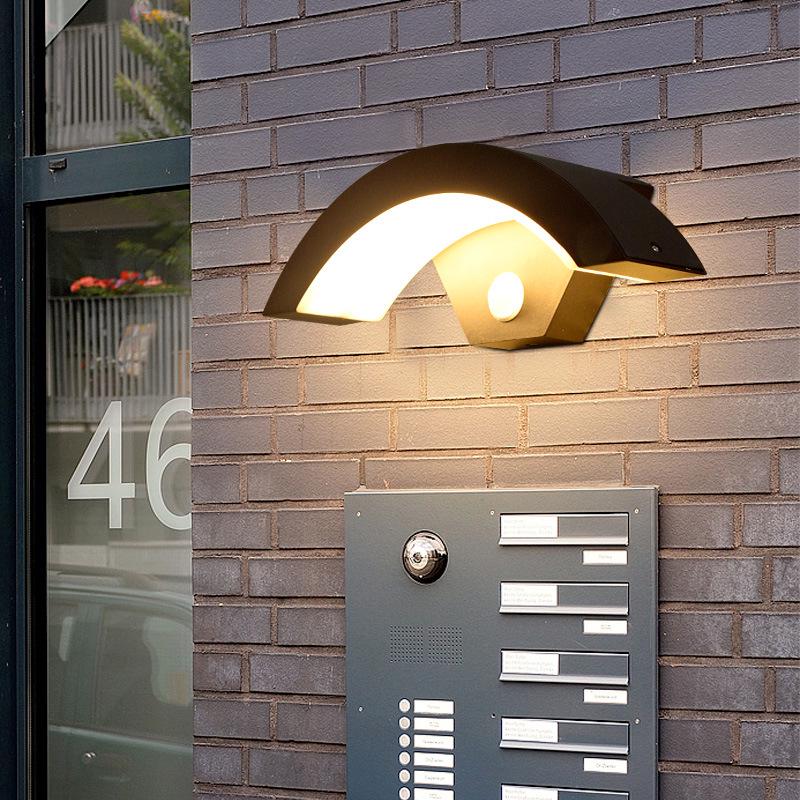 LED Waterproof Motion Sensor Wall Lamp - Courtyard, Balcony, Doorway, Moon-Shaped Design