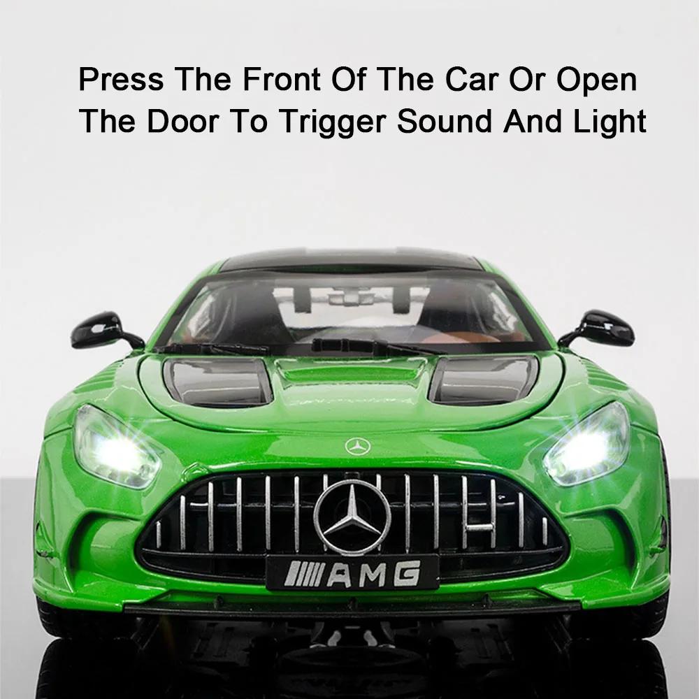 1:18 GT-R Car Miniature Model Toy Diecast Alloy Supercars Doors Opened Sound Light Pull Back Vehicle for Boy Birthday Gifts
