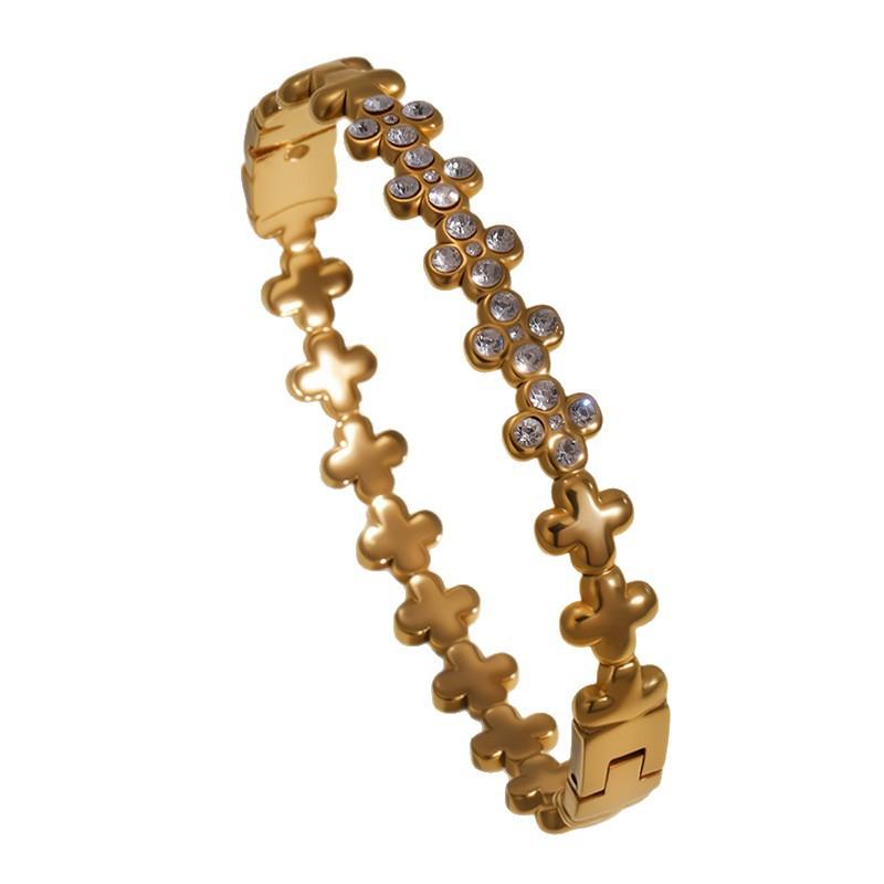 Titanium steel diamond-encrusted four-leaf clover couple style European and American fashion high-end open buckle non-fading