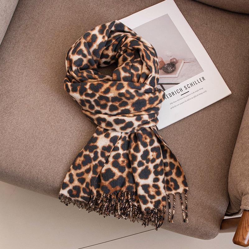 Retro European and American Style Leopard Print Tassel Scarf for Women New Hot Girl Style Autumn and Winter Thickened Warm Shawl Scarf