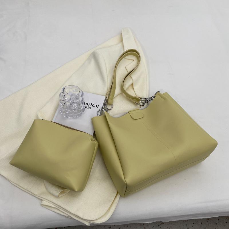 Simple Commuter Large Capacity Women's Bag  Spring New Fashion Chains Shoulder Bags Casual All-match Totes Trend