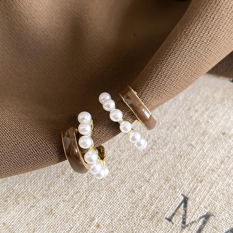 Maillard coffee color amber earrings women's autumn and winter high-end commuter style earrings light luxury niche design earrings