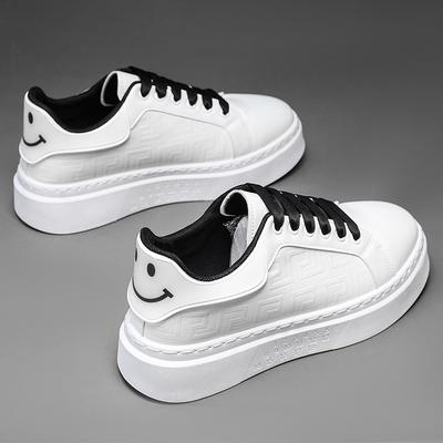 Wiosenne nowe buty na deskę oddychające białe buty casualowe wersja koreańska trend sznurowane buty na deskę buty na platformie buty sportowe męskie