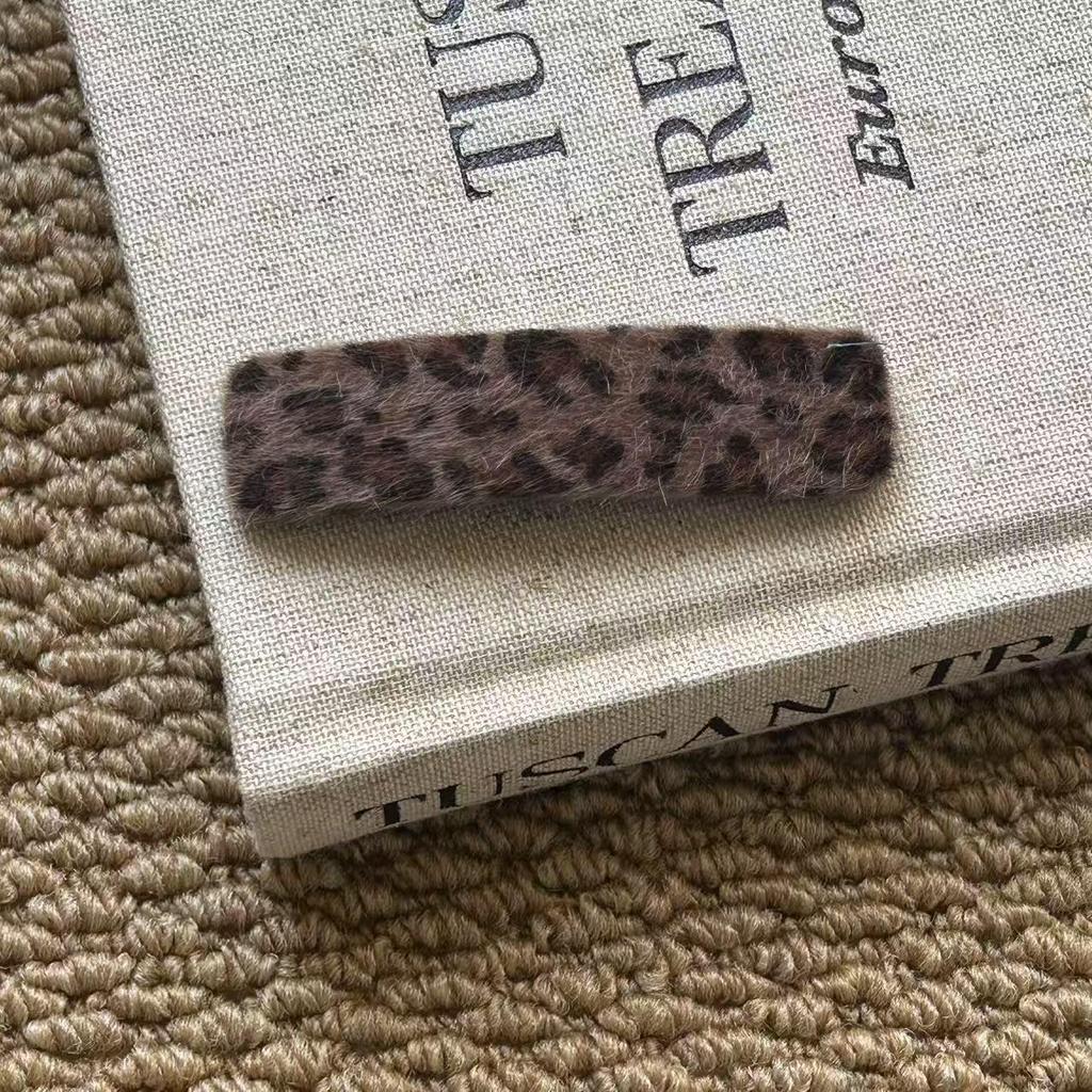 Elegant Leopard Print Hair Clip: Autumn & Winter Water Drop BB Bangs & Flyaway Clip
