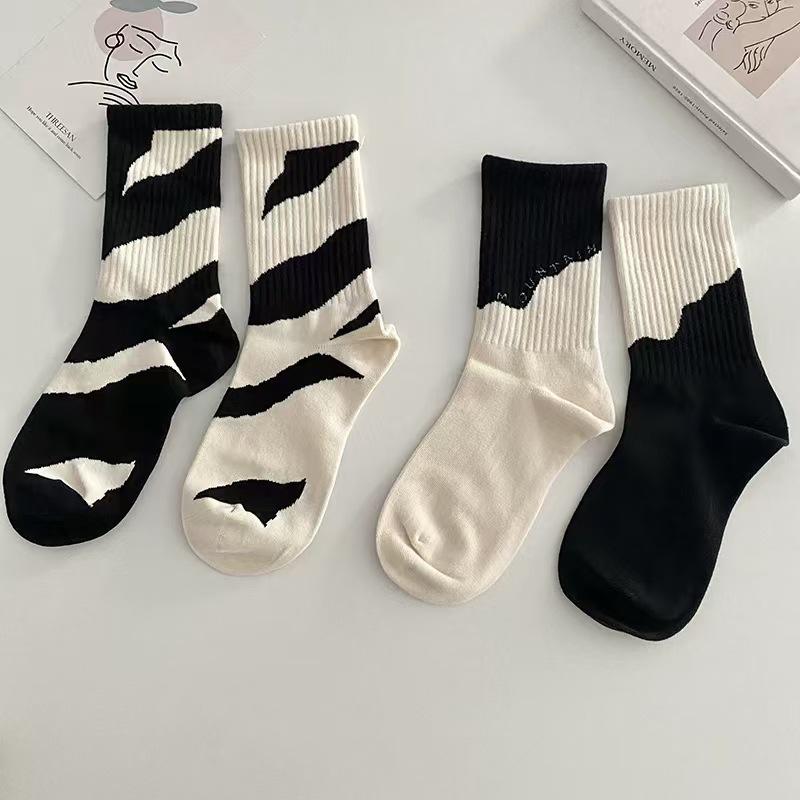 Autumn and Winter Trendy Socks, Personalized AB Student Couple Sports Socks, Asymmetrical Long Socks for Men and Women
