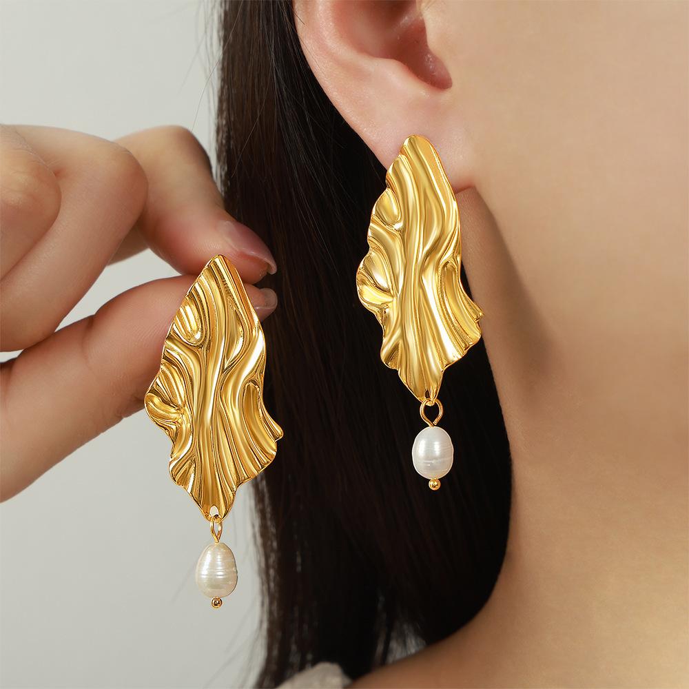 High-End Irregular Pleated Freshwater Pearl Earrings in Gold-Plated Titanium Steel
