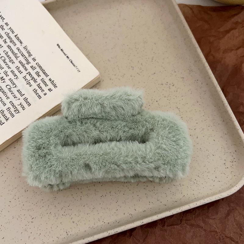 2024 Herbst/Winter Felliger Quadratischer Krallenclip: Vielseitiges Süßes Haaraccessoire für Damen-Hochsteckfrisur