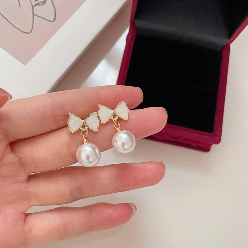 1Pair Korean Style Fashion Simple Personality Exquisite Temperament Earrings Bow Knot Shell Pearl Earrings Women'S Jewelry