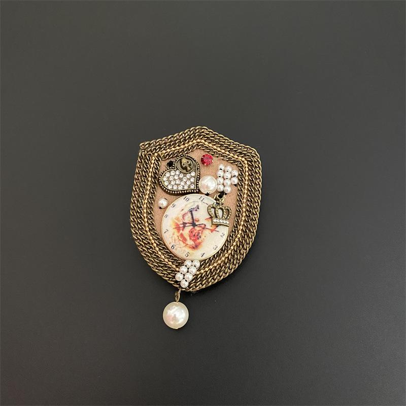 Classic Women Elegant  Number Pearl Crystal Brooch Badges Chains Tassel Exquisite Vintage Casual Suit Coat Pins Buckle Brooches
