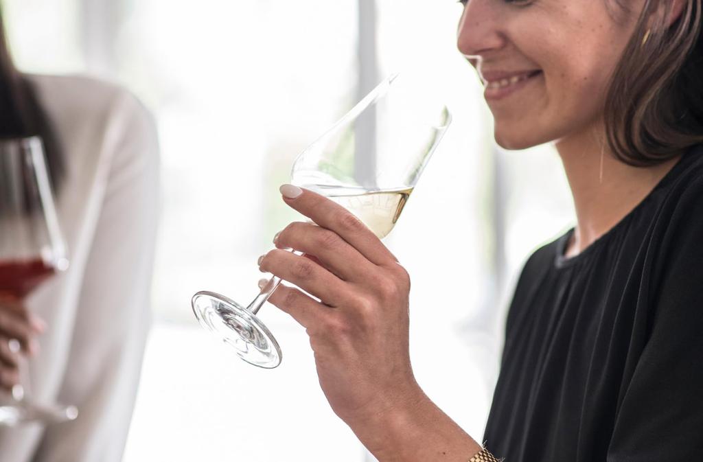 Zwiesel Glass (ZWIESEL GLAS) Break-Resistant Bouquet Wine Glasses, Suitable for Red and White Wines, Pair of 2, Machine-Made (m123739)