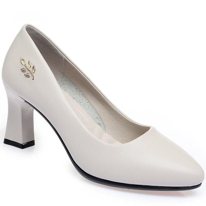 Scarpe da donna in pelle morbida adatte per piedi grassi e larghi di mezza età tacchi alti lavoro professionale scarpe in pelle