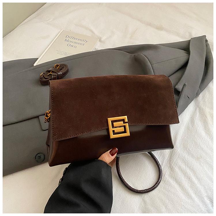 Winter new fashion matte leather casual flip chain shoulder bag high value simple casual small square bag 3200₽