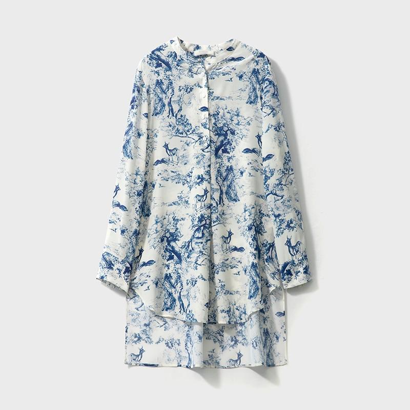 

Французский топ средней длины из шелкового крепа де шин с принтом «Олененок» и планкой до середины. XL