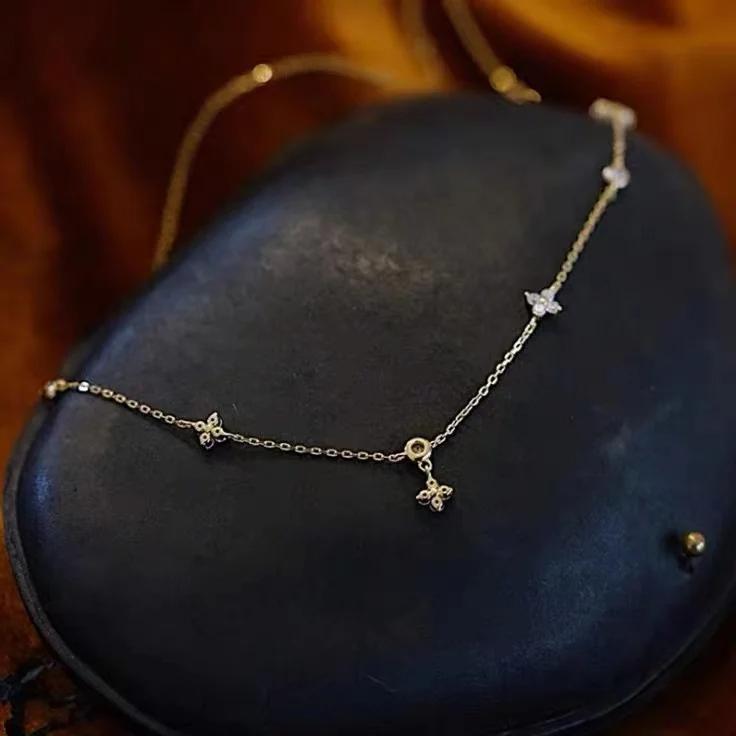 Lucky Four-Leaf Clover Necklace Woman, Cold Wind High-End Collarbone Chain Pendant Long Temperament Tassel Necklace.